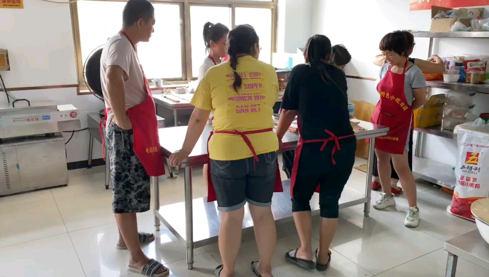 烧饼哪里有教的 学正宗泰山烧饼附近有教的吗
