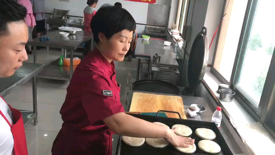 泰山烧饼去哪里学好 泰山火烧学费多少
