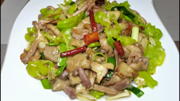 小炒滑牛肚,野生菌从采摘到餐桌的制作全过程,这样做安全放心