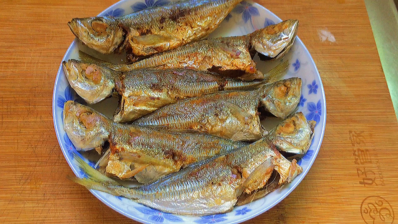 潮汕人都吃过巴浪鱼,我喜欢这做法,不加姜葱蒜,配粥下饭一流