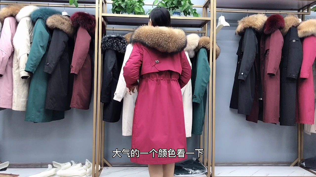 自带修身的小蛮腰派克服大衣+第一感觉就是大气+看看哪个款更好看