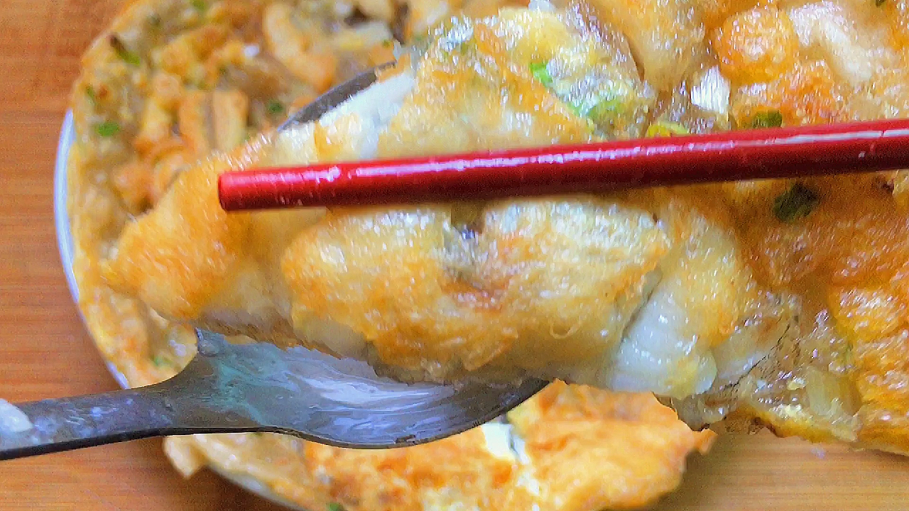 豆腐鱼加一把地瓜粉,做一道潮汕百年小吃,外酥里嫩比蚝烙还香