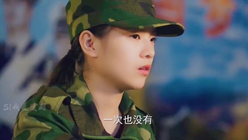 同学两亿岁宣墨被外星人附体从校园软妹变身钢铁直女