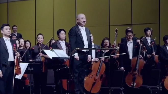 [图]歌剧《微笑王国》 作曲：莱哈尔 序曲演奏：上海歌剧院交响乐团