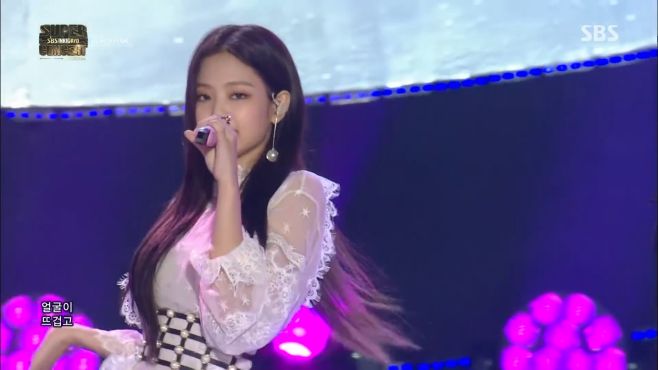 [图]BLACKPINK： 歌曲AS IF IT’S YOUR LAST获奖表演